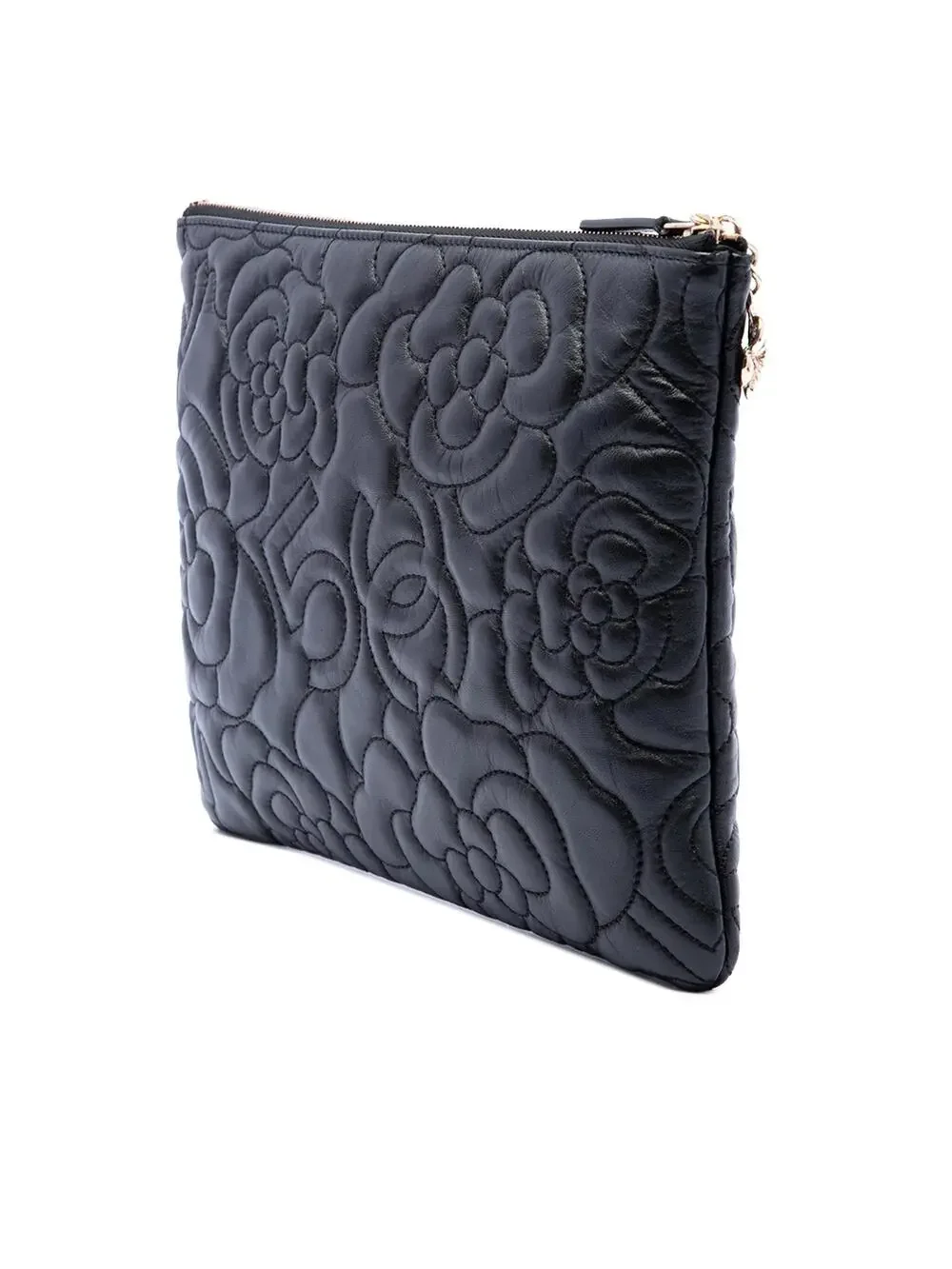 CHANEL indulge timeless